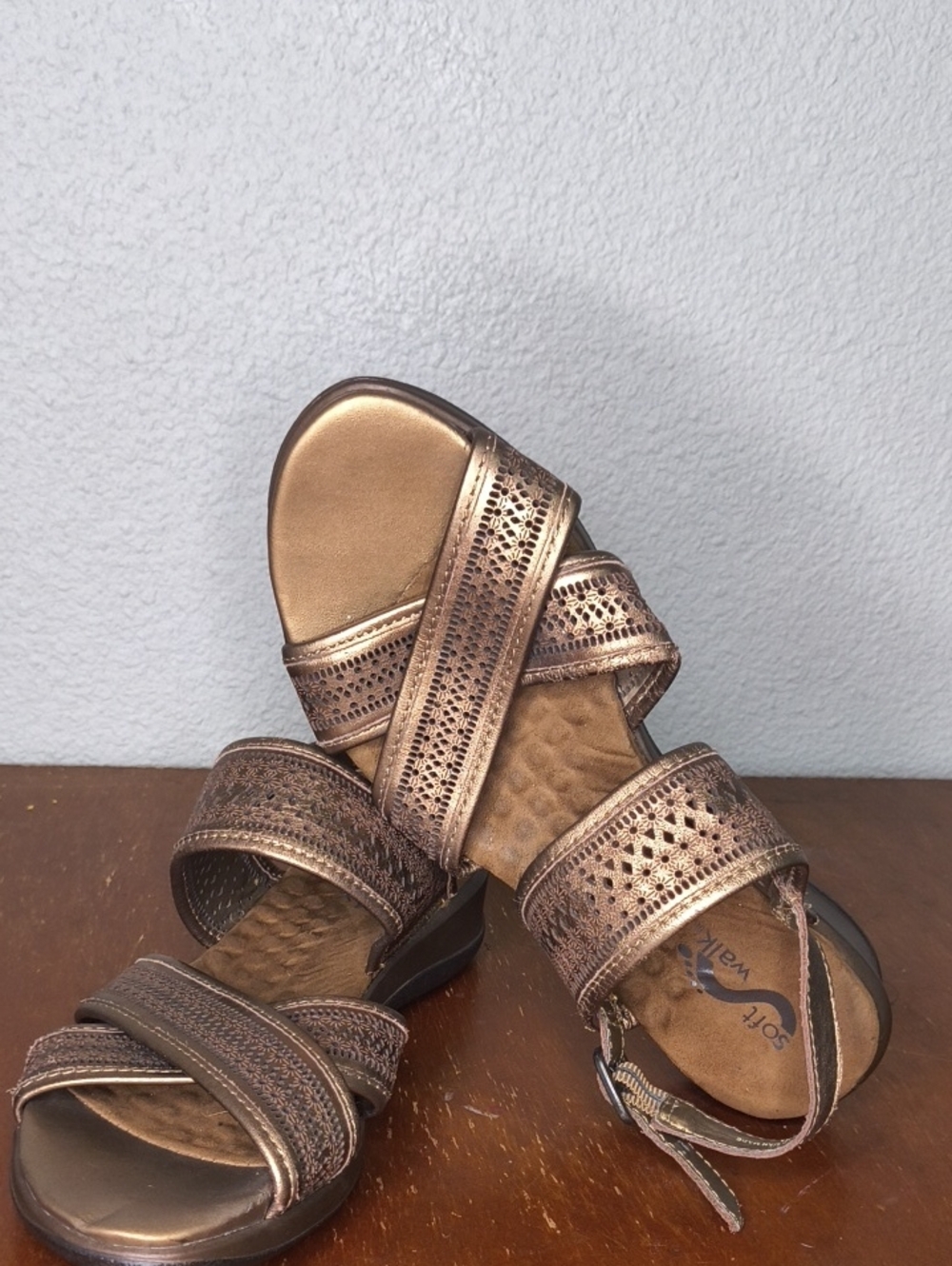 Comfort Sandal in Metallic Bronze by Soft Walk Size 6.5 AD